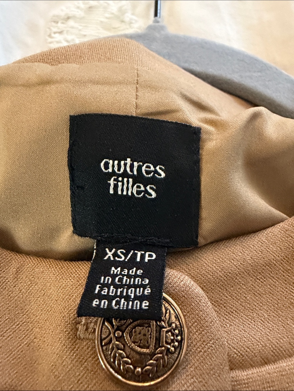 Autres filles tan crop boxy Sleeveless Button-Front Vest in Camel Brown XS - Picture 4 of 5